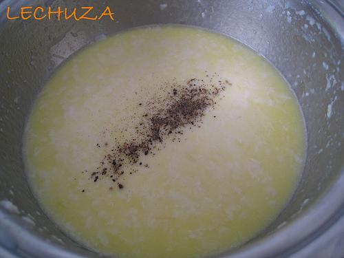 ALITAS DE POLLO CON SALSA DE QUESO MAHÓN Alitas de pollo con salsa de queso (43)