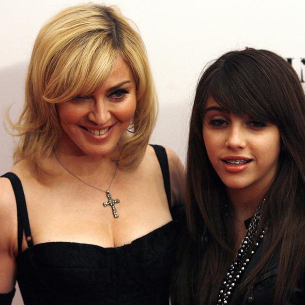 La hija de Madonna vive su primer romance público La hija de Madonna vive su primer romance público