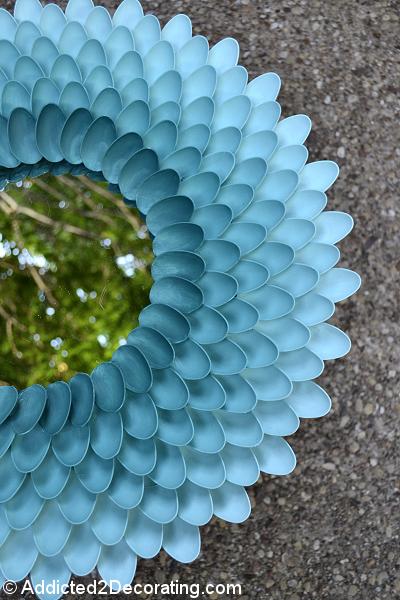 DIY ESPEJO CON CUCHARAS DE PLÁSTICO DIY ESPEJO CON CUCHARAS DE PLÁSTICO