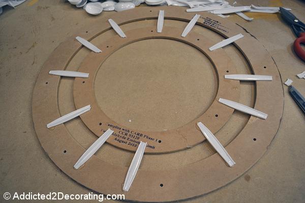 DIY ESPEJO CON CUCHARAS DE PLÁSTICO DIY ESPEJO CON CUCHARAS DE PLÁSTICO