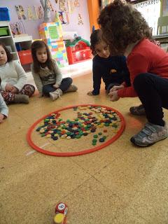 JUGAMOS CON LOS DADOS JUGAMOS CON LOS DADOS