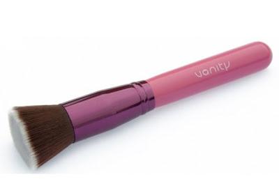 APLICACIÓN DE LA BASE DE MAQUILLAJE, BROCHAS APLICACIÓN DE LA BASE DE MAQUILLAJE, BROCHAS