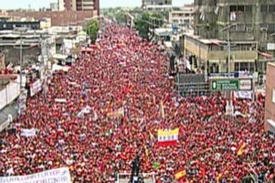 A 6 días comicios venezolanos, mar humano sigue a Maduro.