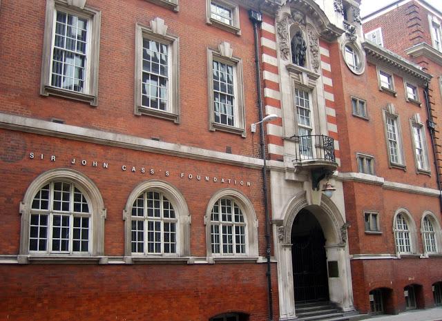 Cuando Londres era Londinium: Caminando con un muro romano Cuando Londres era Londinium: Caminando con un muro romano