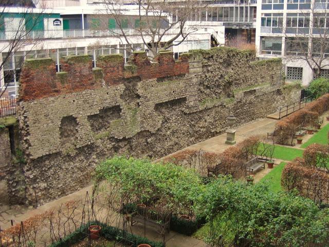 Cuando Londres era Londinium: Caminando con un muro romano