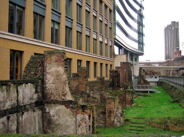 Cuando Londres era Londinium: Caminando con un muro romano Cuando Londres era Londinium: Caminando con un muro romano