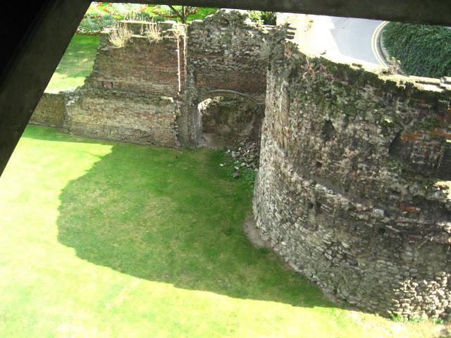 Cuando Londres era Londinium: Caminando con un muro romano Cuando Londres era Londinium: Caminando con un muro romano