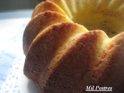 postres-Bizcocho de leche y aceite de oliva suave, ideal para tartas de fondant