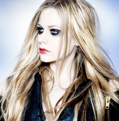 Avril Lavigne: “Here’s to Never Growing Up” Escuchala
