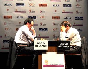 Boris Gelfan vence a Levon Aronian en la Final del Magistral de León 2010 Boris Gelfan vence a Levon Aronian en la Final del Magistral de León 2010