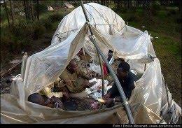 “Vivíamos mejor en África que aquí en el bosque”