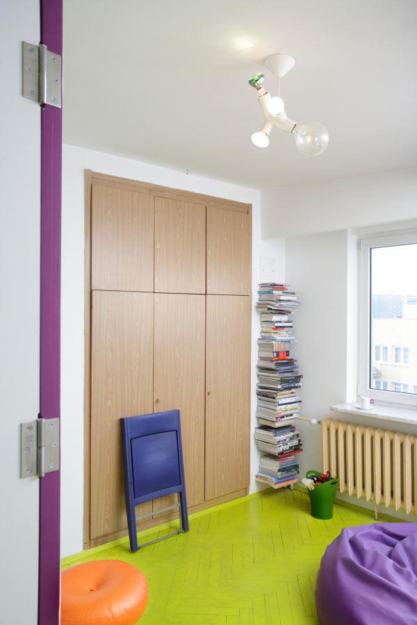 apart10 apart10 Tamka Apartment, a Cheerful and Playful Living Space