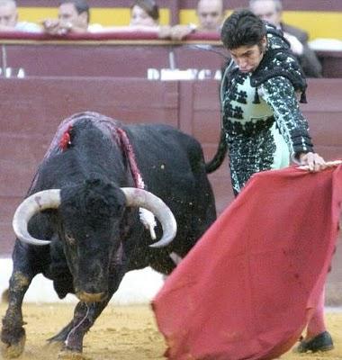 CON DIVISA VERDE Y ORO (3): LA HIPÓTESIS DEL CARROÑERO CON DIVISA VERDE Y ORO (3): LA HIPÓTESIS DEL CARROÑERO