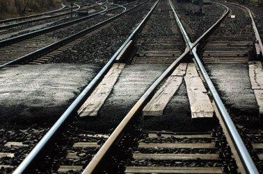 railes4jo ¿Por qué ponen piedras en la vía del tren?