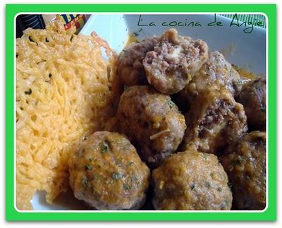 ALBÓNDIGAS CON QUESO ALBÓNDIGAS CON QUESO