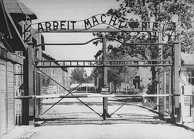 Polonia conmemora los 70 años del primer transporte de prisioneros a Auschwitz