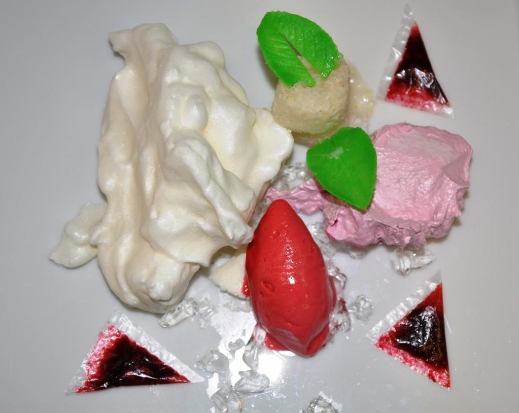 Rosas, lichis y frambuesa. La Gastroteca Balneario Termas Pallarés Rosas, lichis y frambuesa. La Gastroteca Balneario Termas Pallarés