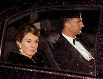 Dña. Letizia asistirá a la boda de Victoria de Suecia vestida por Felipe Varela Dña. Letizia asistirá a la boda de Victoria de Suecia vestida por Felipe Varela