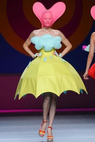 Pasarela de Agatha Ruiz de la Prada en MBFWM PV2013 ¡Singing in the rain!