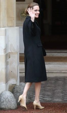 El impecable look de Angelina Jolie en la reunión del G8 en Londres