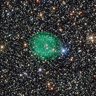 El color verde de la nebulosa planetaria IC 1245