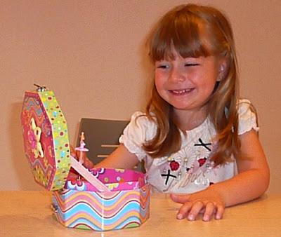 NUESTRA CAJITA DE MÚSICA NUESTRA CAJITA DE MÚSICA