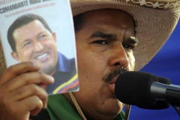 Documentos hallados en la computadora de Raúl Reyes destapan el pasado de Maduro.