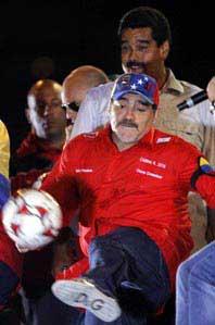 Maradona con Maduro y Chávez siempre 20130413120450-3.maradona-maduro.jpg