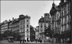 Un tétrico y extinto edificio, la Casa del Ataúd Fotografía de 1890 donde vemos la Casa del Ataúd en la actual ubicación del Edificio Metrópolis, Madrid.