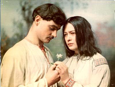 AL OTRO LADO DEL RÍO AL OTRO LADO DEL RÍO