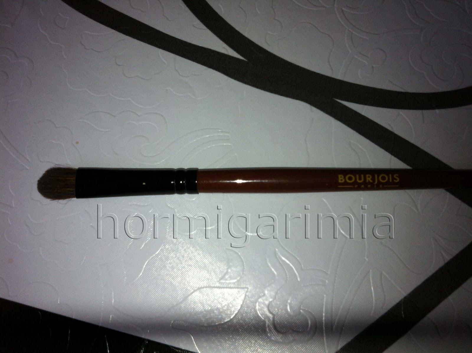 Brochas imprescindibles en tu neceser. Brochas imprescindibles en tu neceser.