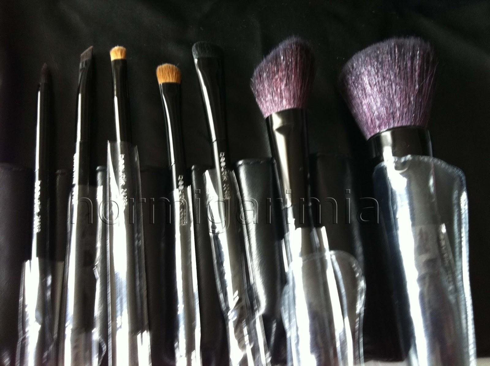 Brochas imprescindibles en tu neceser. Brochas imprescindibles en tu neceser.