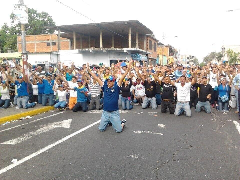 INCINERAN VOTOS POR CAPRILES EN VENEZUELA-- URGENTE-