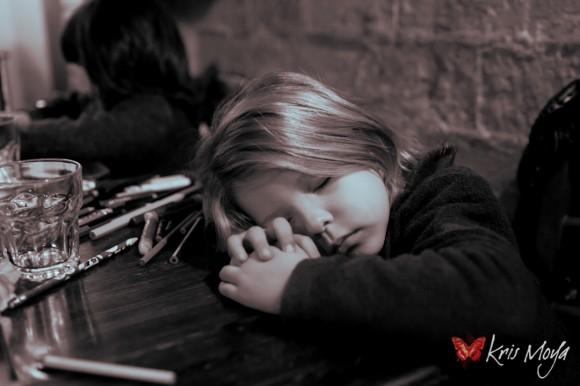 Fotografía infantil Kris Moya - Reportaje fotográfico 02 Miércoles mudo: ¿Se nos va la creatividad porque no dormimos lo suficiente?