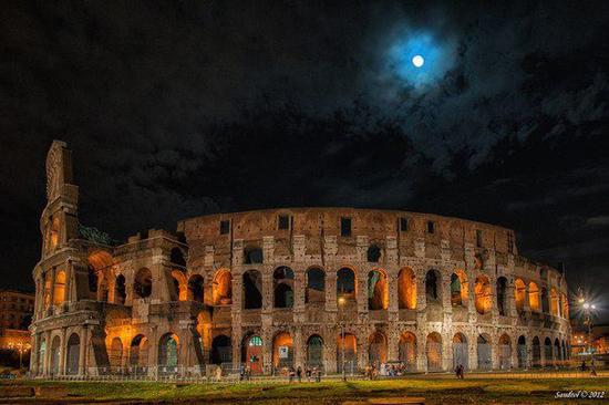 Visitar el Coliseo de noche