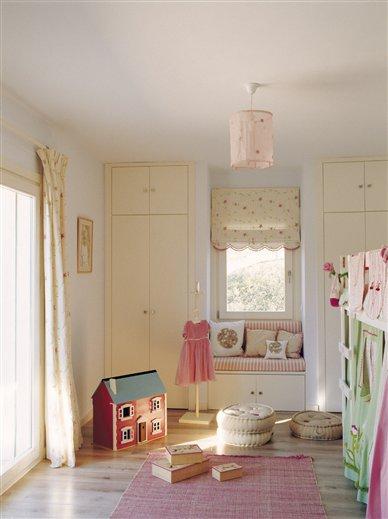 Fundida con el jardín / Fused with the garden Fundida con el jardín / Fused with the garden