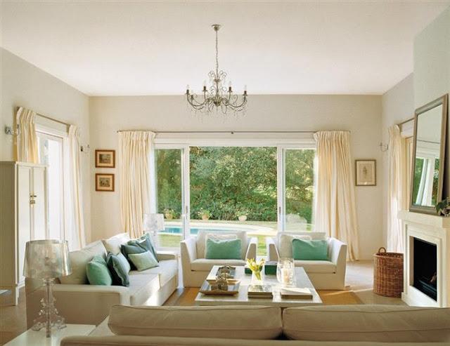 Fundida con el jardín / Fused with the garden Fundida con el jardín / Fused with the garden