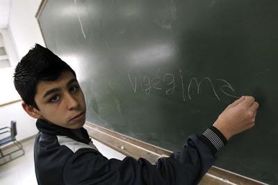 El niño de 13 años que devora diccionarios y corrigió a Larousse