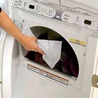 Aromatizar la ropa en la secadora de una manera económica