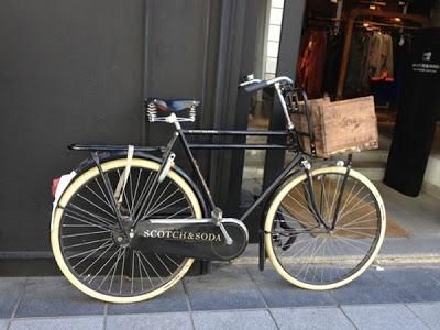 Sunday Inspiration: bicycle style Bicycle_style