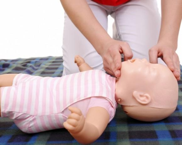 Reanimación cardiorespiratoria en niños - CRP Cómo actuar en una parada cardiorespiratoria en niños. La resucitación cardiopulmonar (RCP)