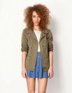 Cómo combinar tu sahariana en primavera Cómo combinar tu sahariana en primavera