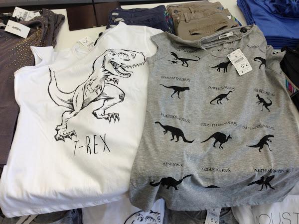 Camisetas dinosaurianas en Lefties Camisetas dinosaurianas en Lefties