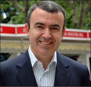Lorenzo Silva gana el V Premio «La Brújula» de la Editorial San Pablo Lorenzo Silva gana el V Premio «La Brújula» de la Editorial San Pablo