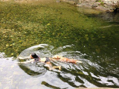 Caruao, entre el verde y el mar Pozo1