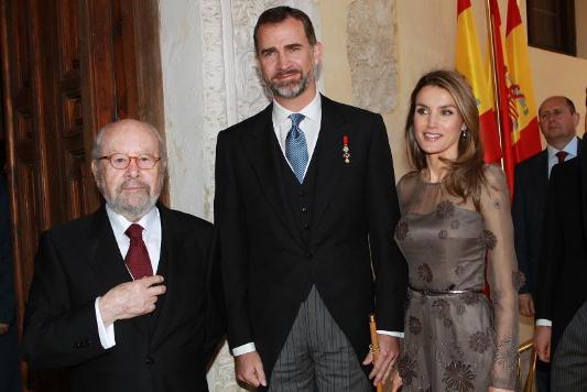 Dña. Letizia repite vestido de Felipe Varela en la entrega del Premio Cervantes