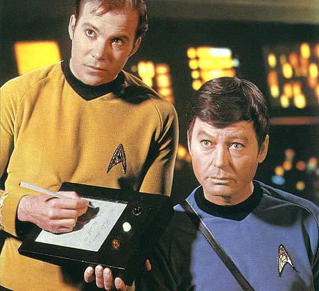 Ideas Absurdas que Presentaban la Televisión y las Tiras Cómicas de Antaño James-Kirk-001tablet