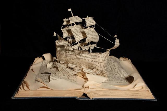 Book art por Emma Taylor Book art por Emma Taylor