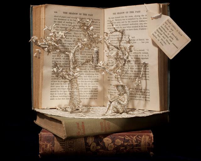 Book art por Emma Taylor Book art por Emma Taylor