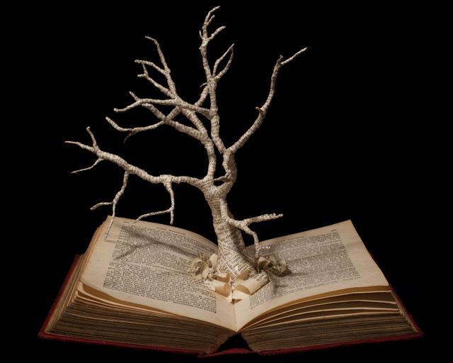 Book art por Emma Taylor Book art por Emma Taylor